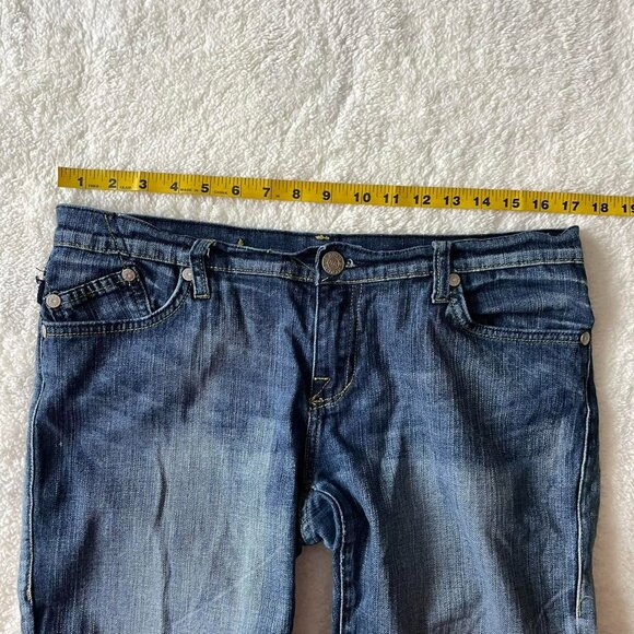 Rock and Republic Bling Back Pocket Jeans - Picture 5 of 8